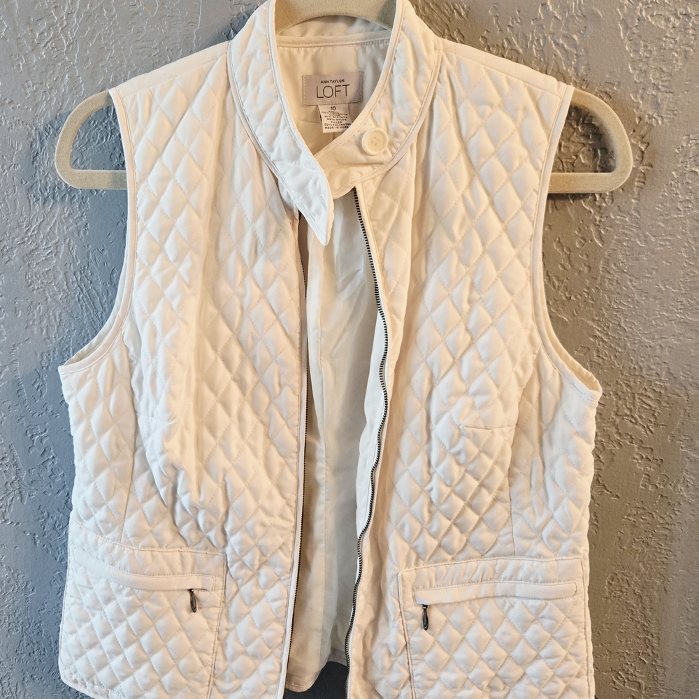LOFT Women's Ivory Quilted Vest